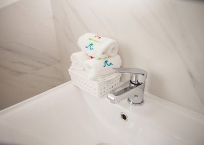 surf-camp-toilet-towels